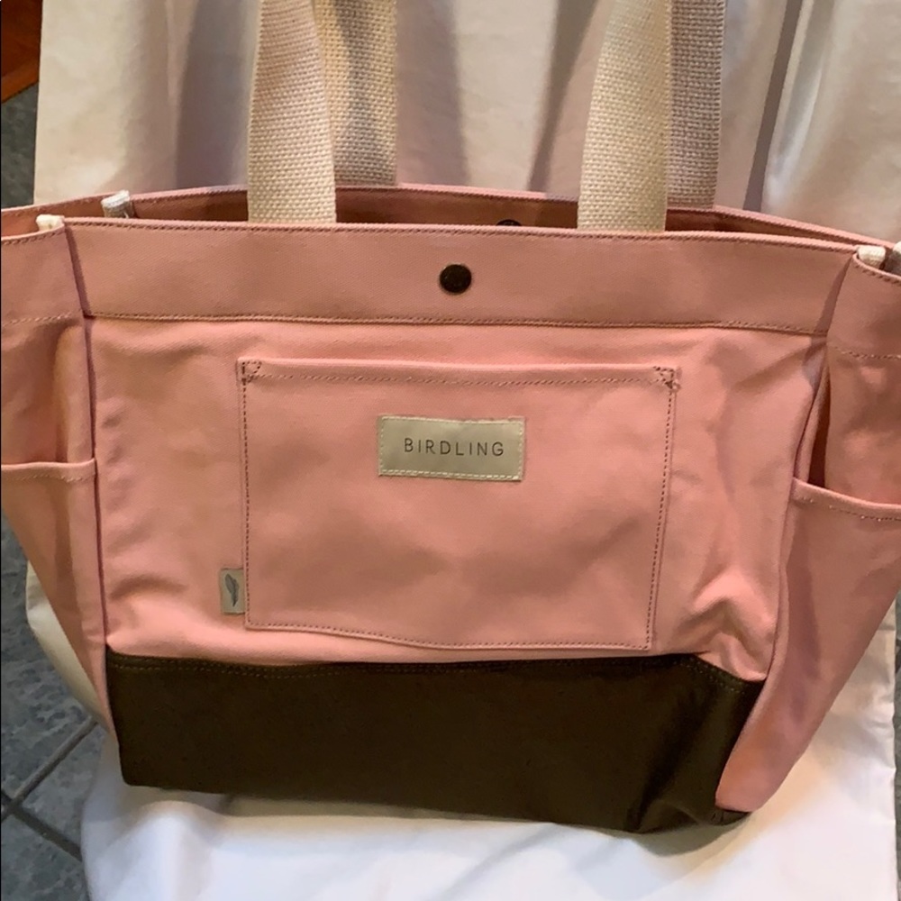 Bridling tote